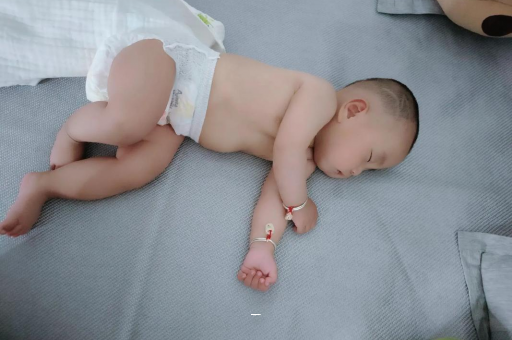 大兴安岭宝宝夏天要穿袜子吗